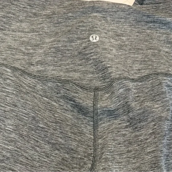 Lululemon Align Leggings 25” Size 6 Heathered Grey (Like New) - Picture 6 of 6